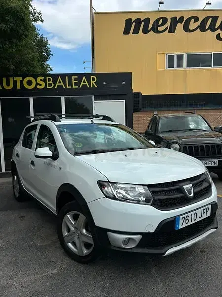 Usado Dacia Sandero Stepway 90 CV (66 kW) 2015 Blanco Berlina