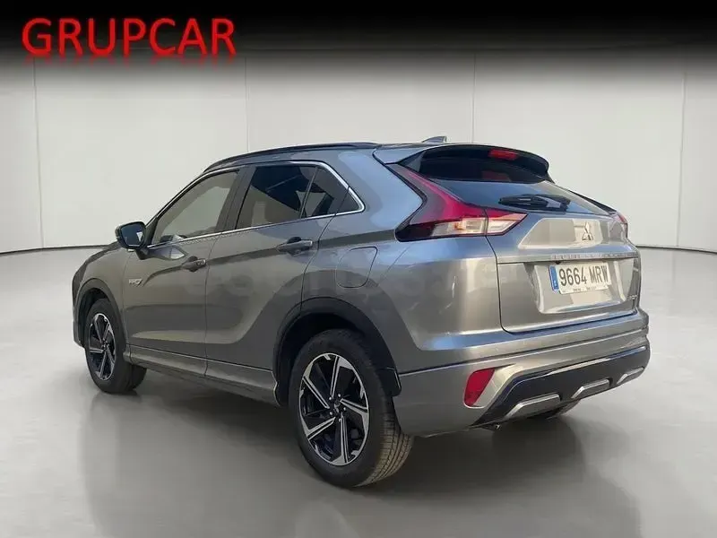 Usado Mitsubishi Eclipse Cross 188 CV (138 kW) 2024 Gris / plata SUV