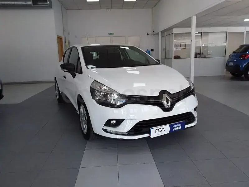Usado Renault Clio IV Business 90 CV (66 kW) 2017 Blanco Berlina