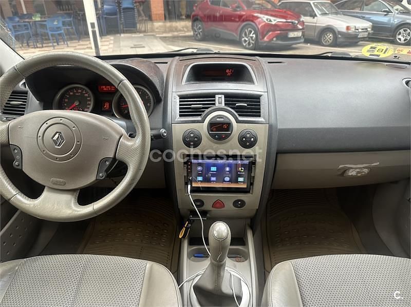Blanco Usado 2003 Renault Mégane II Dynamique Berlina | 3000 € (Un poco caro) - Imagen 1/4