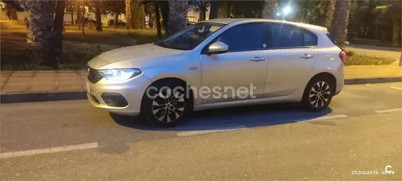 Usado Fiat Tipo Mirror 95 HP (69 kW) 2020 Cinzento Sedan