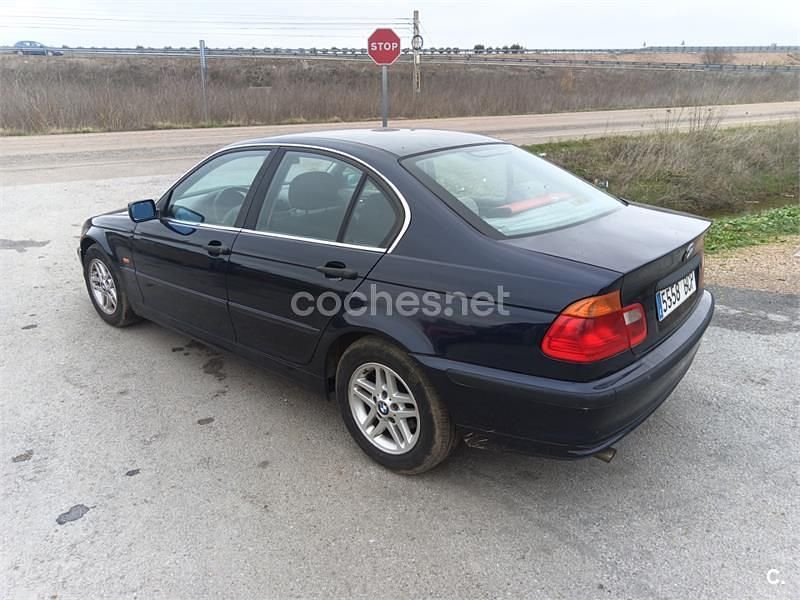 Usado BMW 318 105 CV (77 kW) 2000 Azul Berlina