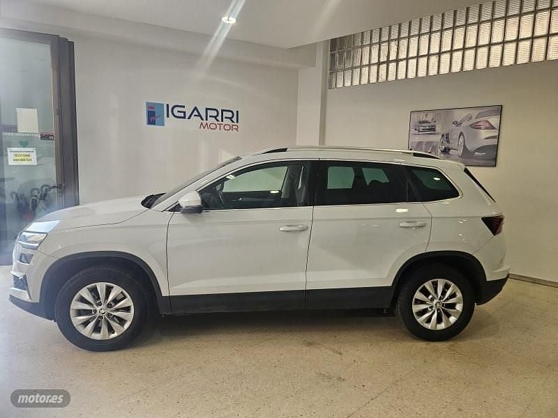Usado Skoda Karoq 116 CV (85 kW) 2022 Blanco SUV