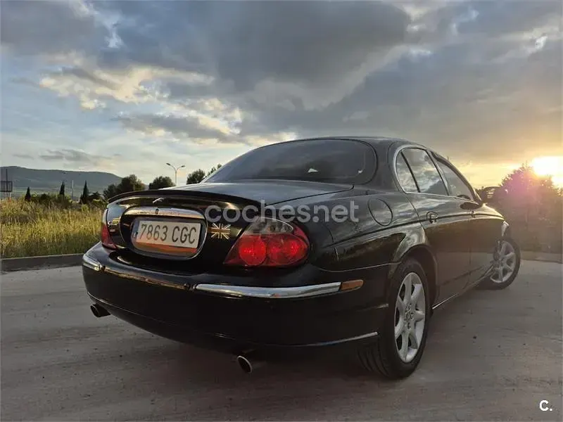 Usado Jaguar S-Type Executive 238 CV (175 kW) 2003 Negro Berlina