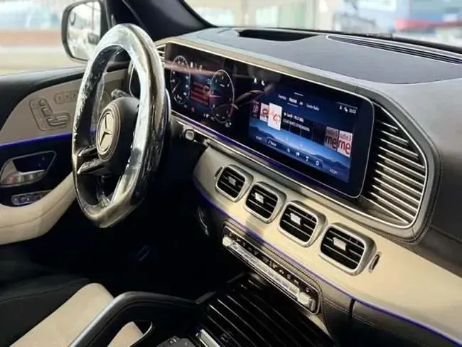 Usado Mercedes GLE400 330 CV (242 kW) 2023 Gris Coupe