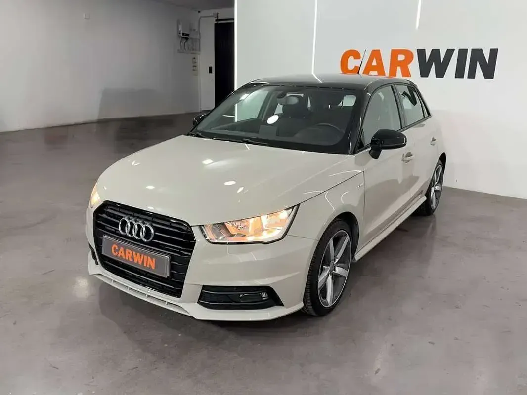 Usado Audi A1 Sportback Comfort 95 CV (69 kW) 2018 Gris Utilitario