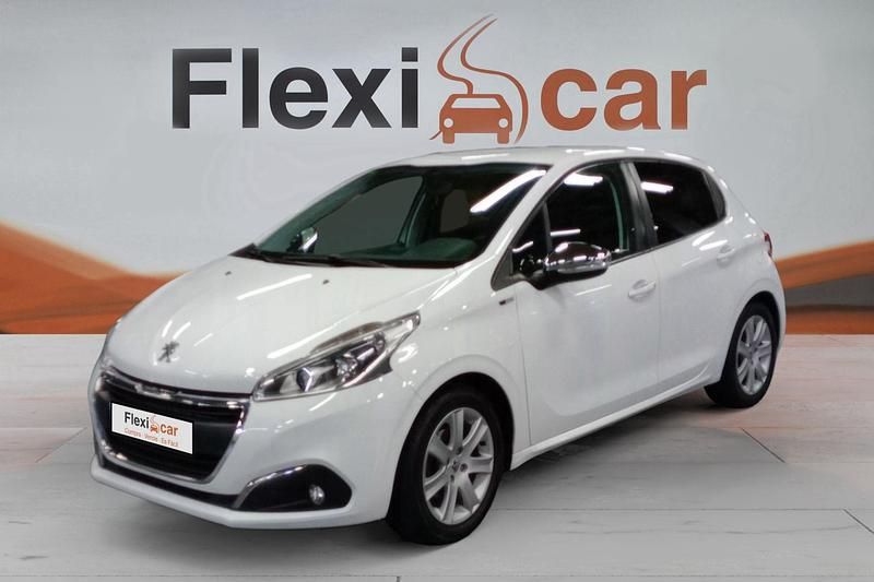 Usado Peugeot 208 Allure 82 CV (60 kW) 2014 Blanco Utilitario