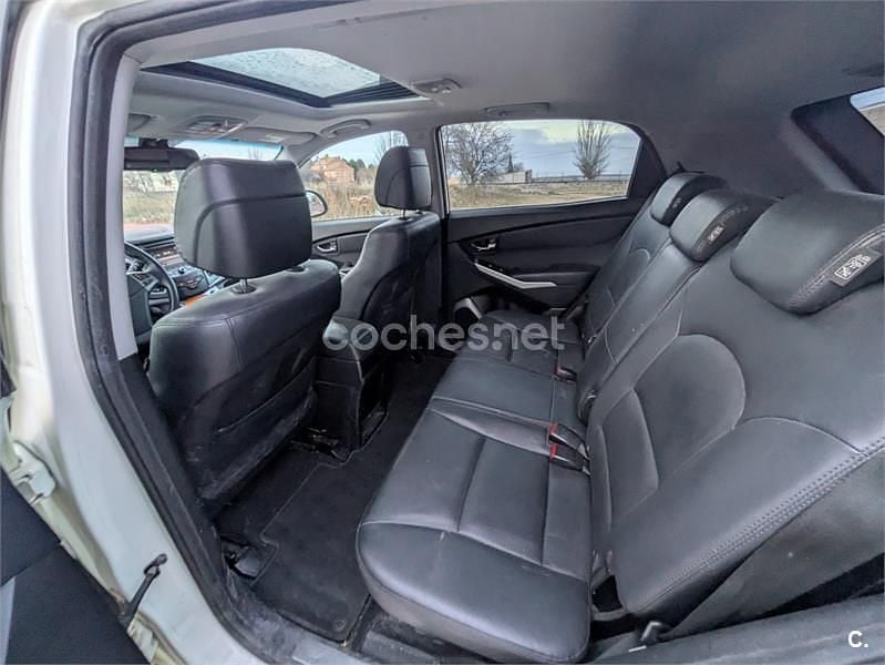 Usado Ssangyong (KGM) Korando Limited 175 CV (128 kW) 2015 Blanco SUV