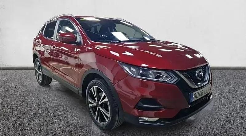 Usado Nissan Qashqai Acenta 116 CV (85 kW) 2020 Rojo sólido SUV