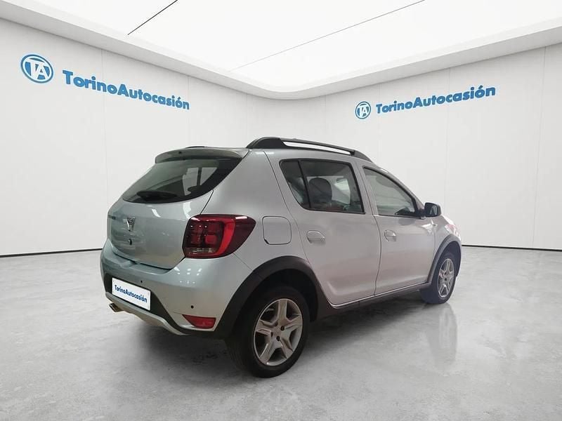 Usado Dacia Sandero Comfort 91 CV (66 kW) 2021 Gris