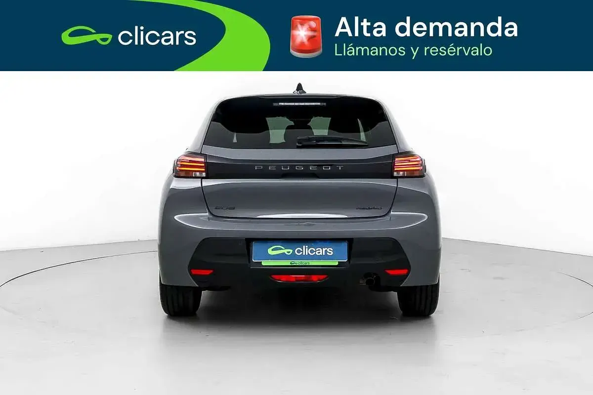 Usado Peugeot 208 Allure 101 CV (74 kW) 2025 Gris Utilitario