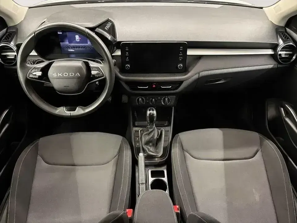 Usado Skoda Fabia Selection 116 CV (85 kW) 2025 Negro Utilitario