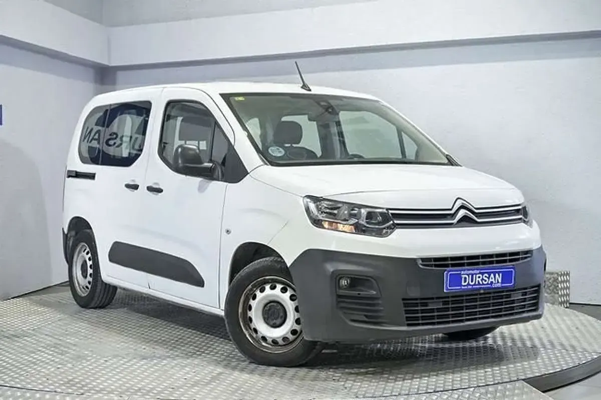 Usado Citroën Berlingo Live 102 CV (75 kW) 2020 Blanco Monovolumen