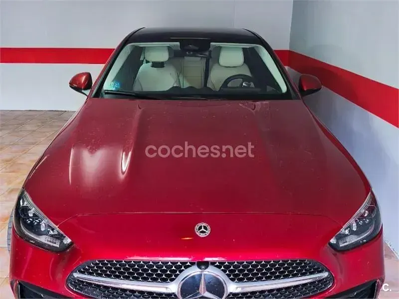 Usado Mercedes C220 200 CV (147 kW) 2023 Granate Berlina