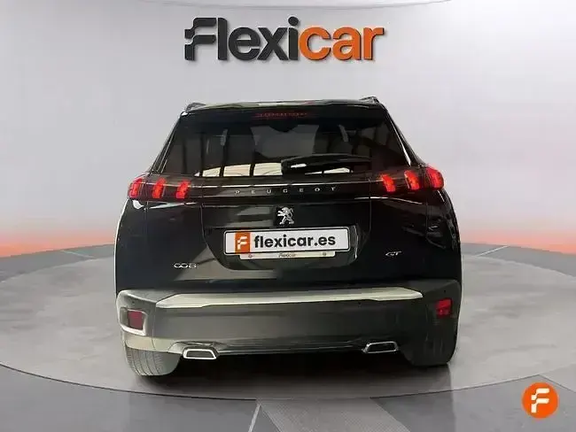 Usado Peugeot 2008 GT 130 CV (95 kW) 2021 Negro SUV