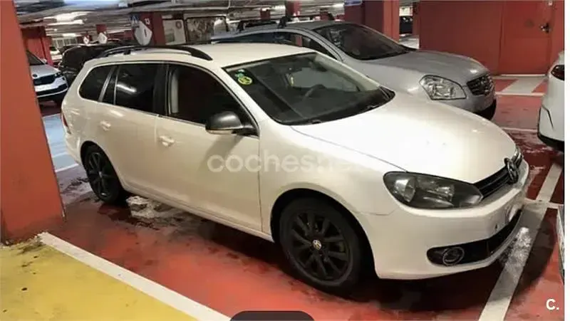 Usado VW Golf VII Sport 105 CV (77 kW) 2012 Blanco Familiar