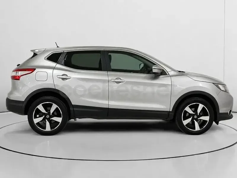 Usado Nissan Qashqai Acenta 110 CV (80 kW) 2015 Gris / plata SUV
