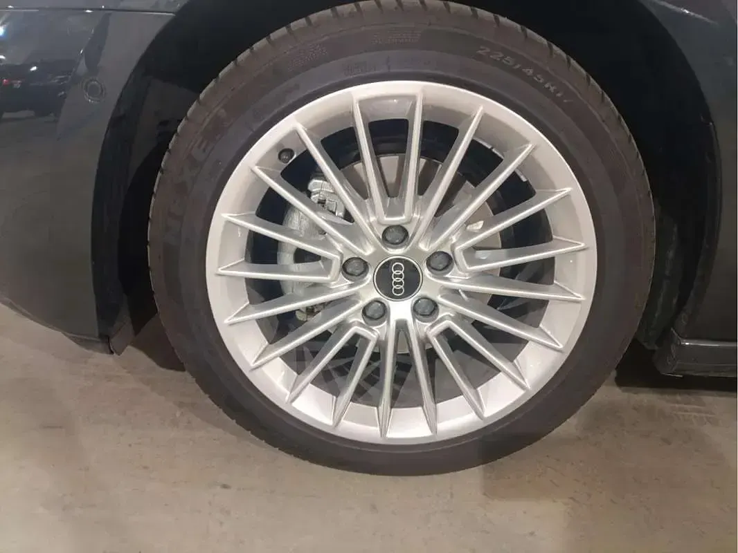 Usado Audi A3 Sportback Advanced 150 CV (110 kW) 2024 Gris Utilitario