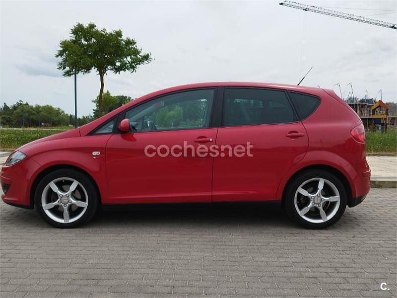Rojo Usado 2006 Seat Altea Sport Monovolumen | 6900 € - Imagen 1/4