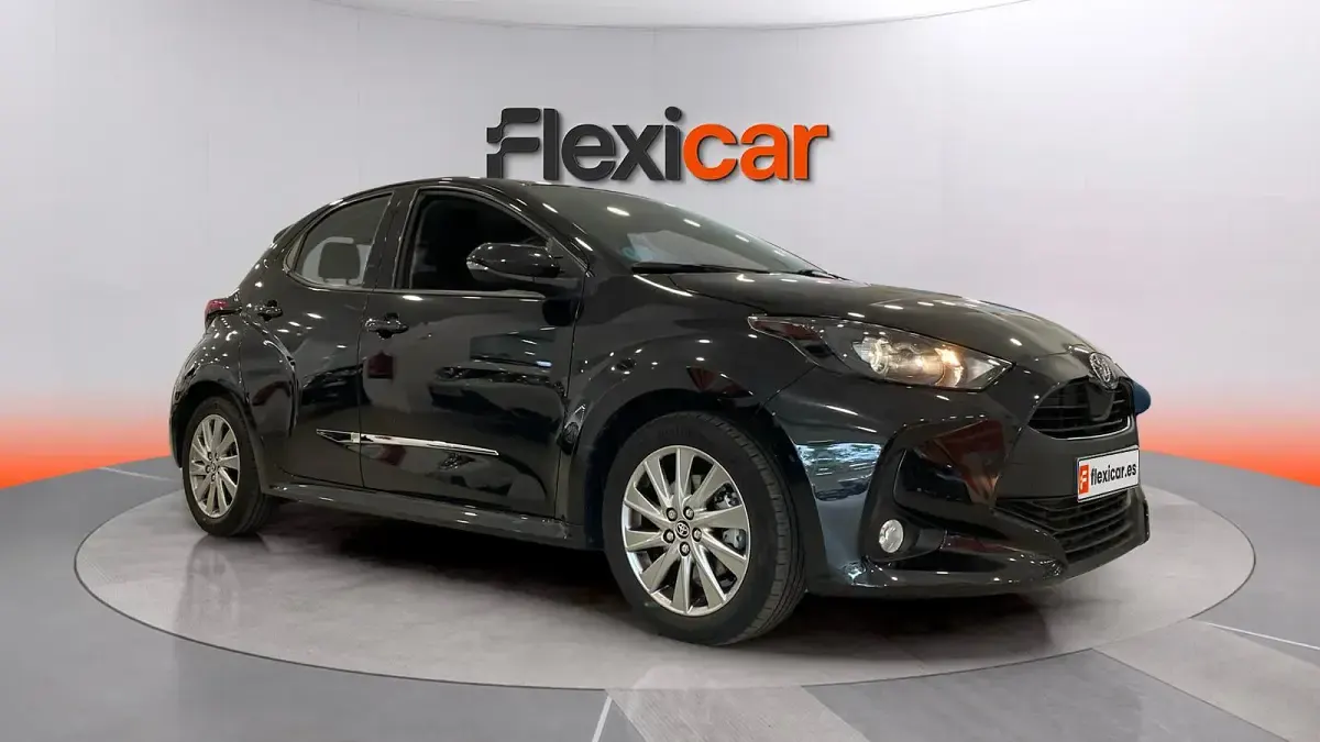 Usado Toyota Yaris Hybrid Active 116 CV (85 kW) 2022 Berlina