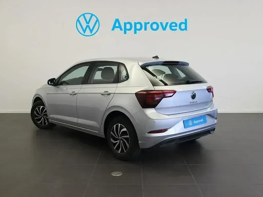 Begagnad VW Polo Life 95 HK (69 kW) 2024 Grå Sedan