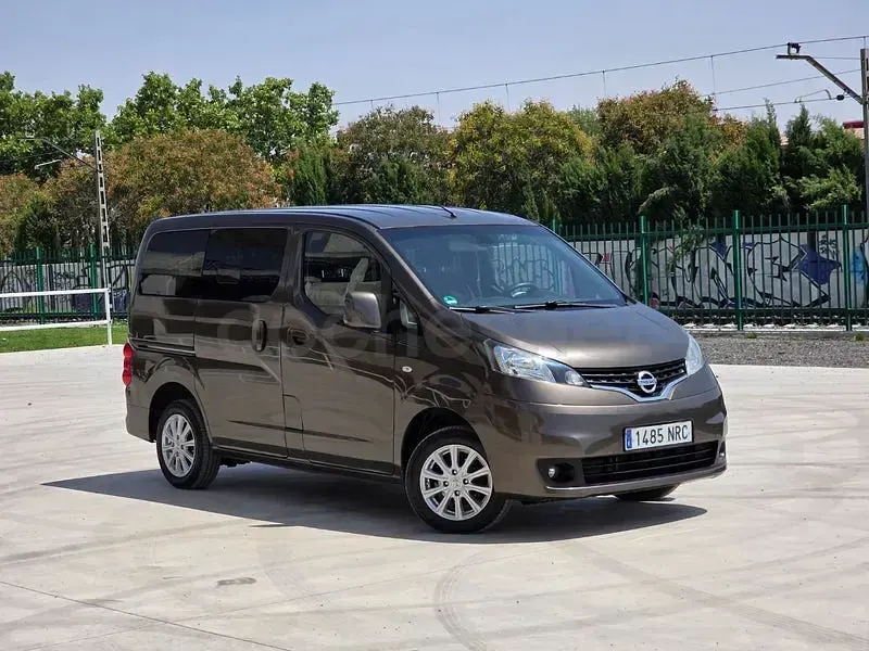Usado Nissan Evalia Comfort 110 CV (80 kW) 2017 Marrón Monovolumen