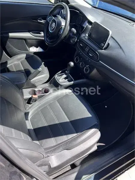 Usado Fiat Tipo Lounge 120 CV (88 kW) 2019 Negro Familiar