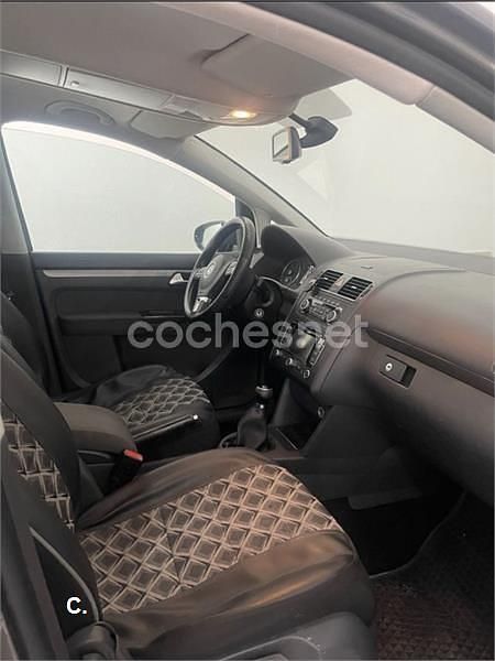 Usado VW Touran Edition 105 CV (77 kW) 2011 Gris / plata Monovolumen