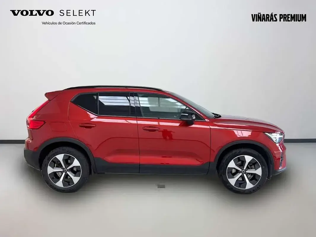 Usado Volvo XC40 Plus 197 CV (144 kW) 2024 Rojo SUV