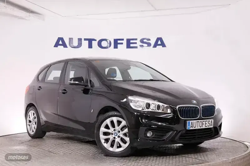 Usado BMW 225 Active Tourer iPerformance 224 CV (164 kW) 2017 Negro Monovolumen