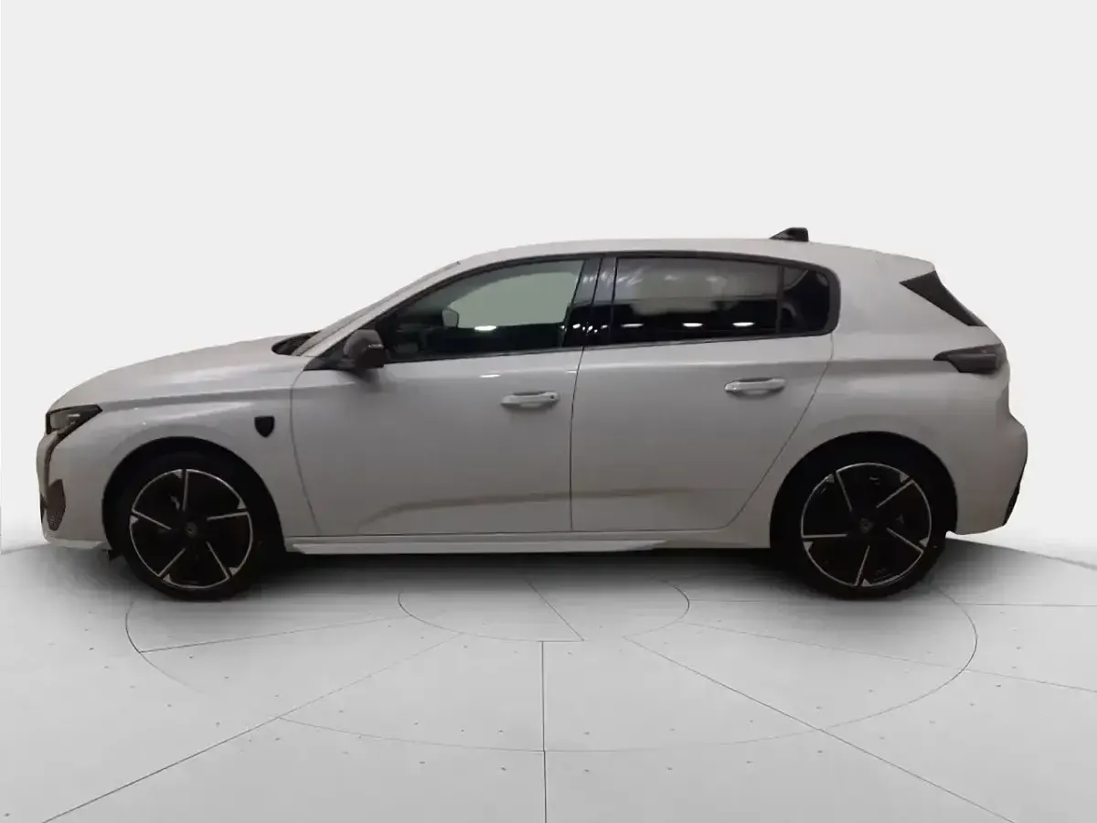 Usado Peugeot e-308 114 kW (156 CV) 2023 Blanco Utilitario