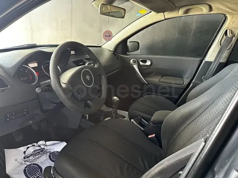 Usado Renault Mégane Dynamique 105 CV (77 kW) 2008 Negro Berlina
