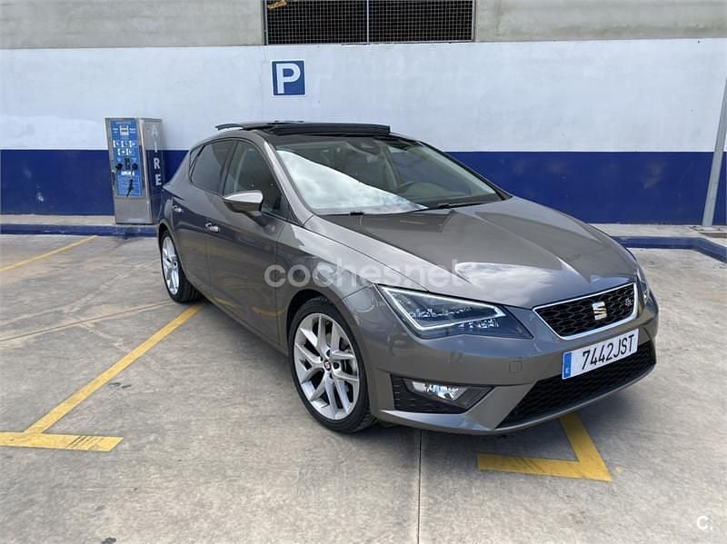 Usado Seat Leon CONNECT 150 CV (110 kW) 2016 Gris / plata Berlina
