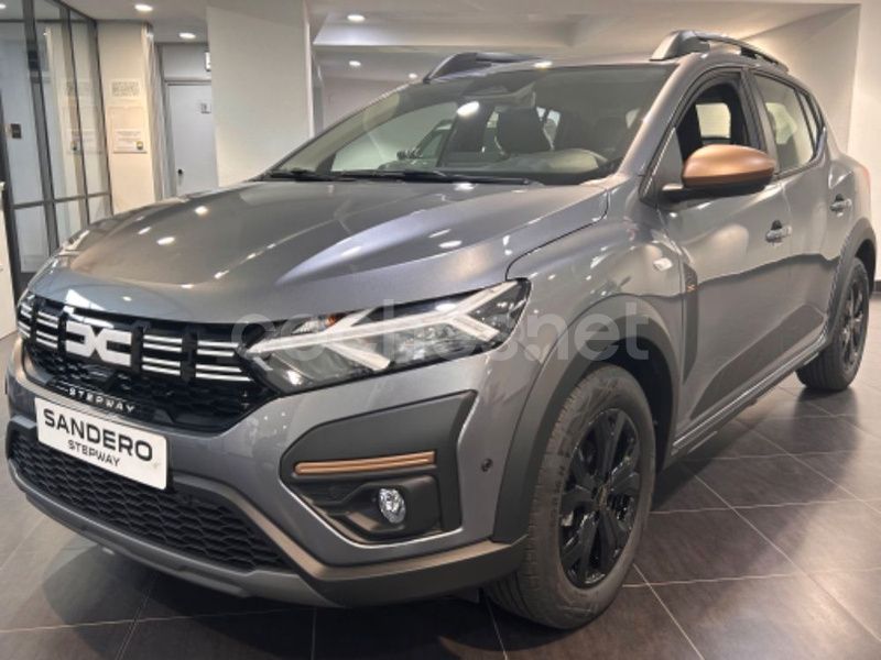 Gris / plata Nuevo 2025 Dacia Sandero Extreme Utilitario | 18.290 € - Imagen 1/4