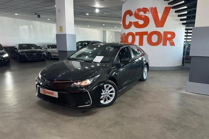 Usado Toyota Corolla Sol 126 CV (92 kW) 2023 Negro Berlina