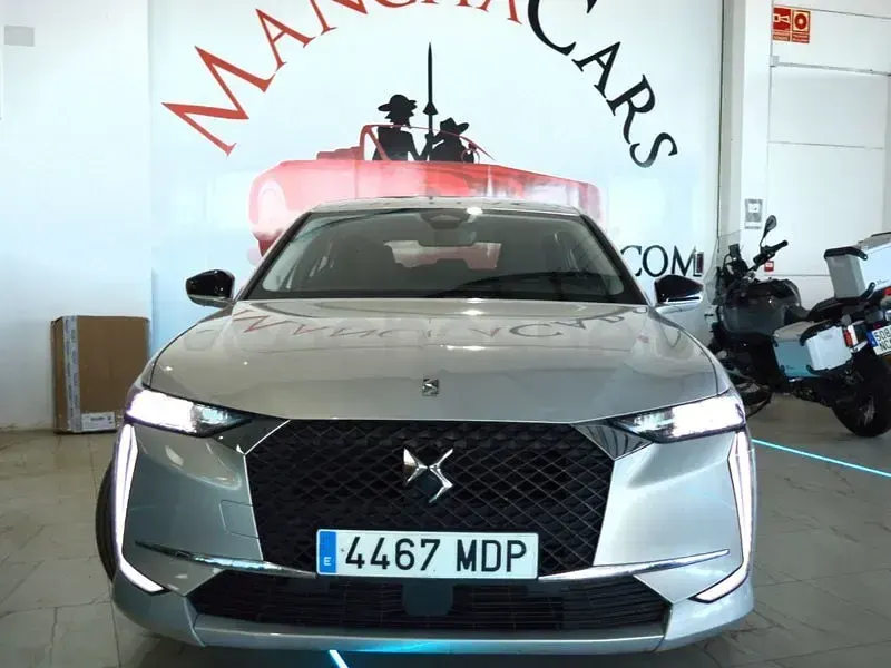 Usado DS Automobiles DS4 Bastille 131 CV (96 kW) 2023 Gris / plata SUV
