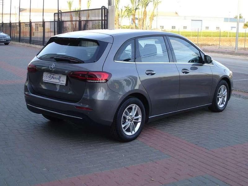 Usado Mercedes B180 116 CV (85 kW) 2020 Marrón Monovolumen