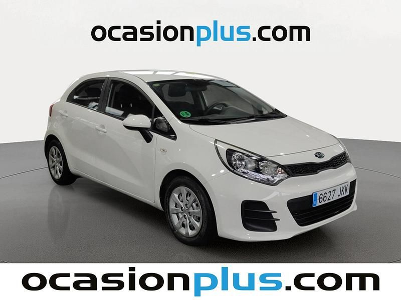 Usado Kia Rio 84 CV (61 kW) 2015 Blanco Utilitario