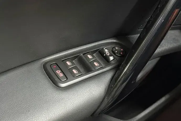 Usado Peugeot 508 RXH 200 CV (147 kW) 2013 Negro Familiar