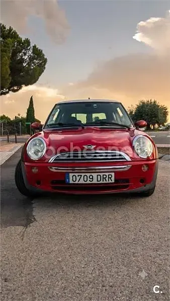 Usado Mini ONE 90 CV (66 kW) 2005 Rojo Utilitario