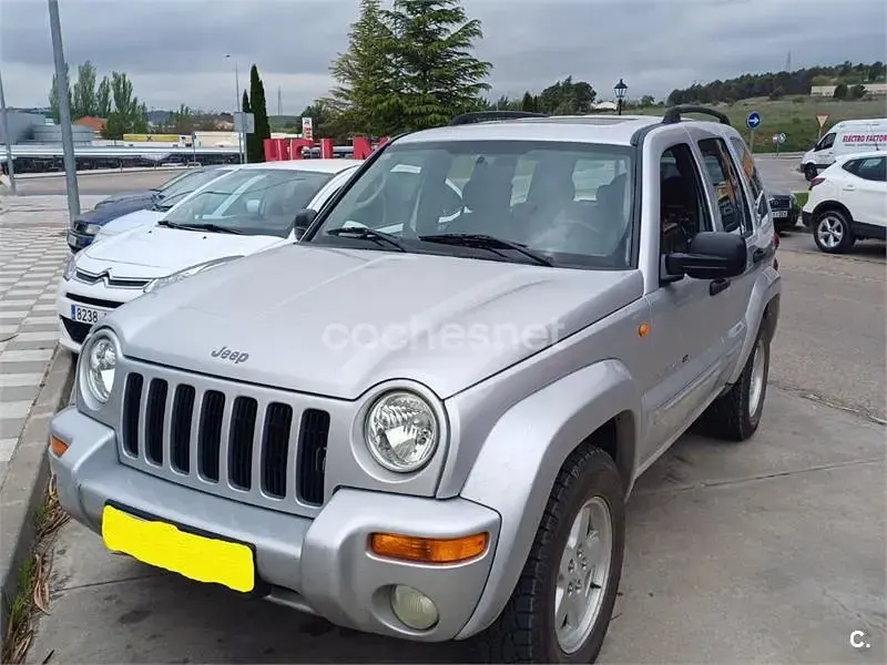 Usado Jeep Cherokee Limited 210 CV (154 kW) 2003 Gris / plata SUV