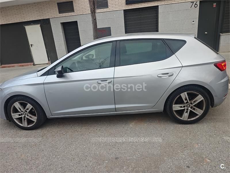 Usado Seat Leon FR 150 CV (110 kW) 2018 Gris / plata Berlina