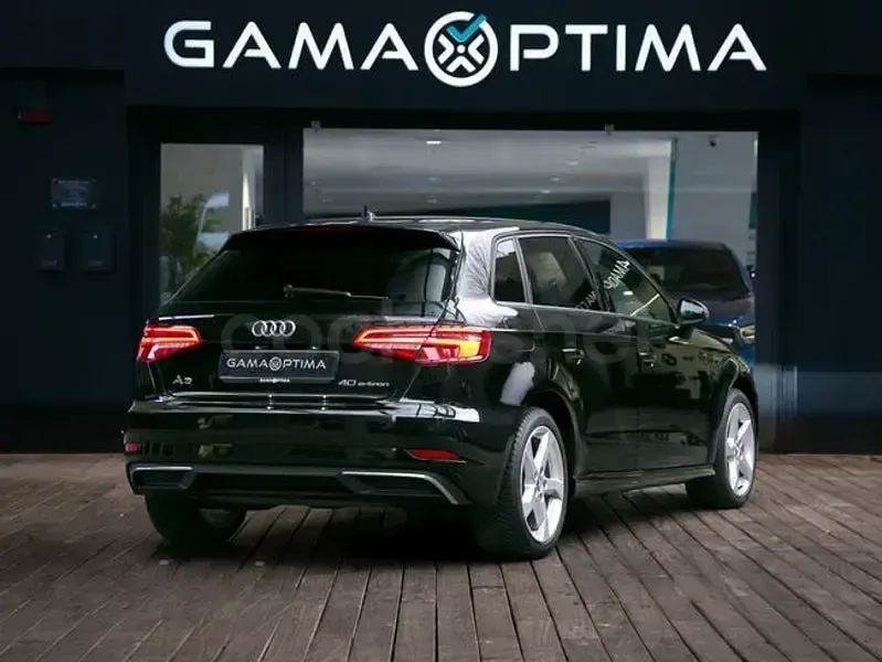 Usado Audi e-tron Design 204 CV (150 kW) 2020 Negro SUV