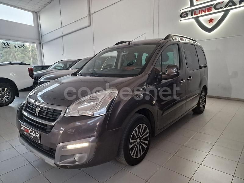Usado Peugeot Partner Tepee Outdoor 100 CV (73 kW) 2016 Gris / plata Monovolumen