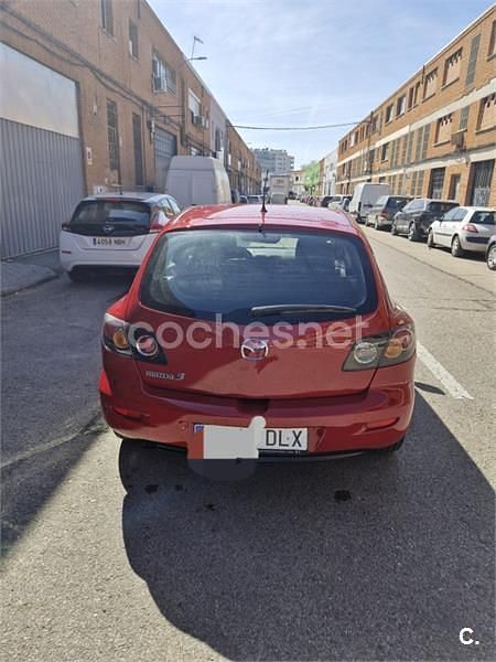 Usado Mazda 3 Sportive 109 CV (80 kW) 2005 Rojo Berlina