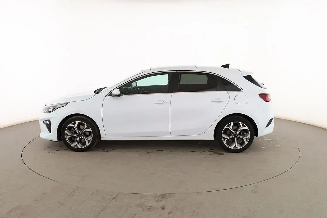 Usado Kia Ceed Launch Edition 120 CV (88 kW) 2018 Blanco Utilitario