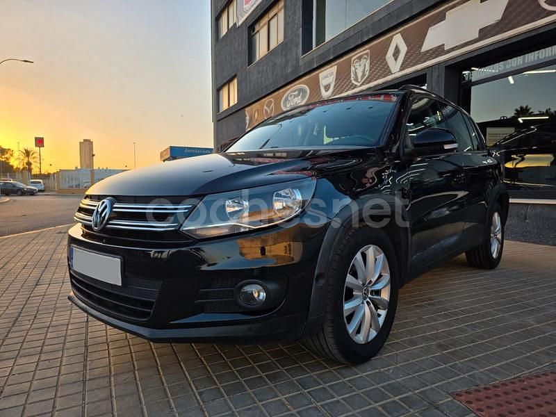 Negro Usado 2014 VW Tiguan SUV | 12.499 € (Precio justo) - Imagen 1/4