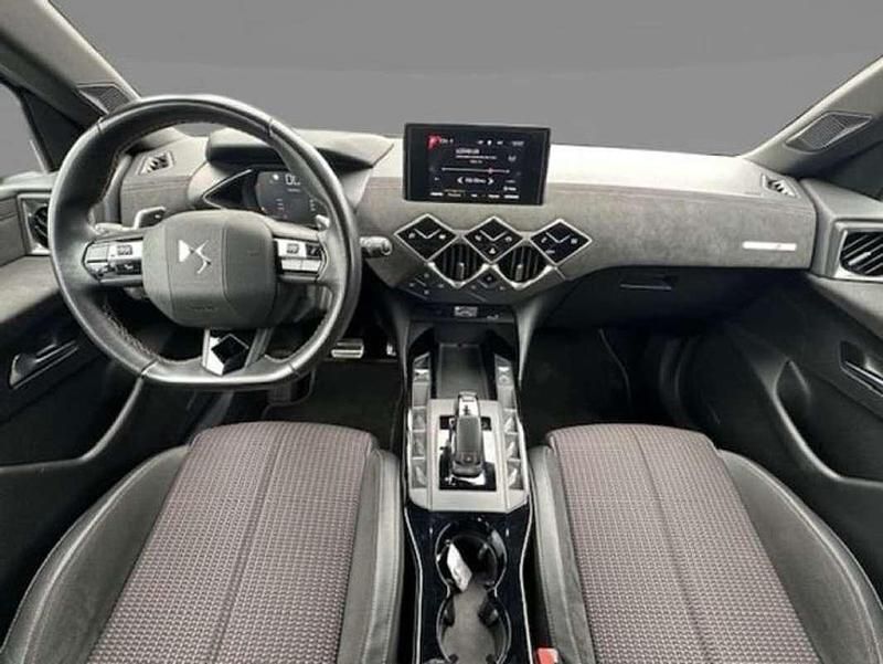 Usado Citroën DS3 PureTech 97 HP (71 kW) 2022 Cinzento Sedan