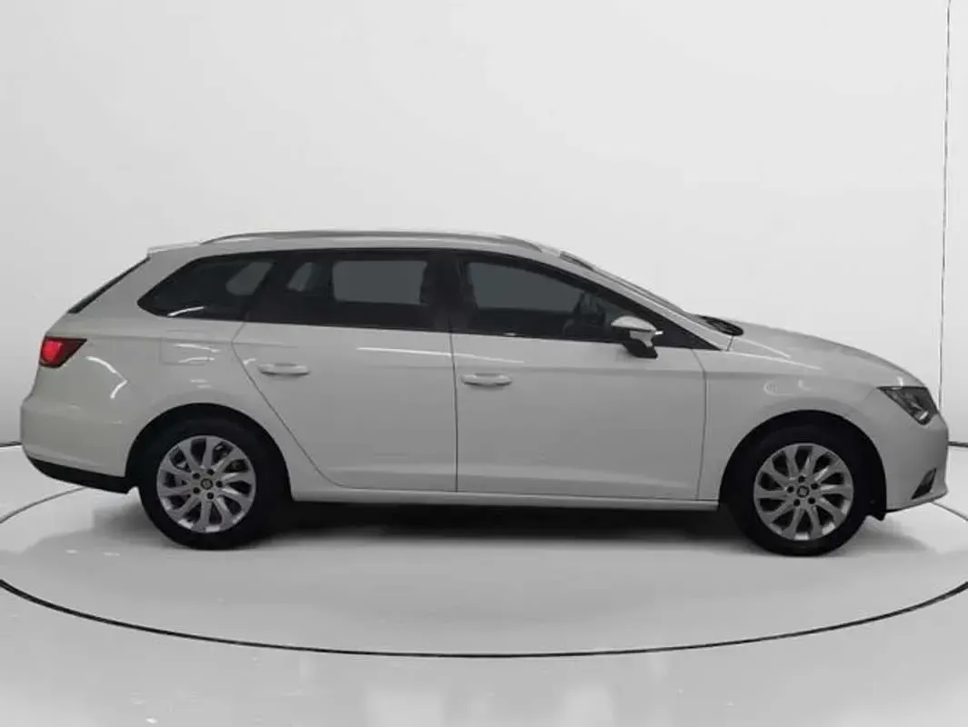 Usado Seat Leon Style 105 CV (77 kW) 2014 Blanco Utilitario