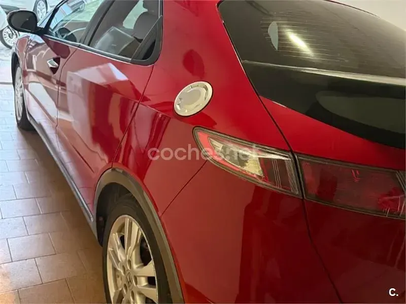 Usado Honda Civic Executive 140 CV (102 kW) 2010 Rojo Berlina